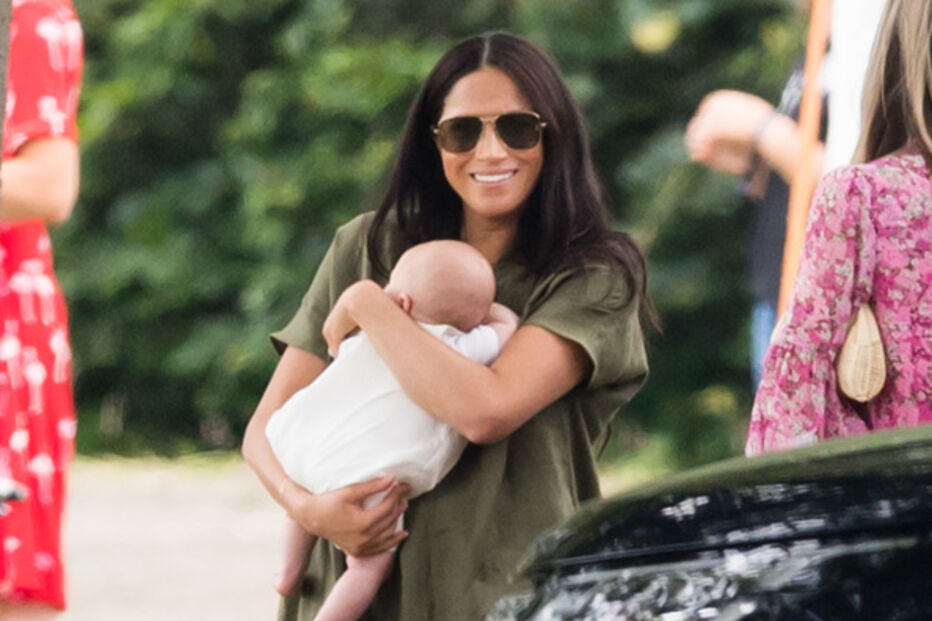 Meghan Markle com o bebé Archie	