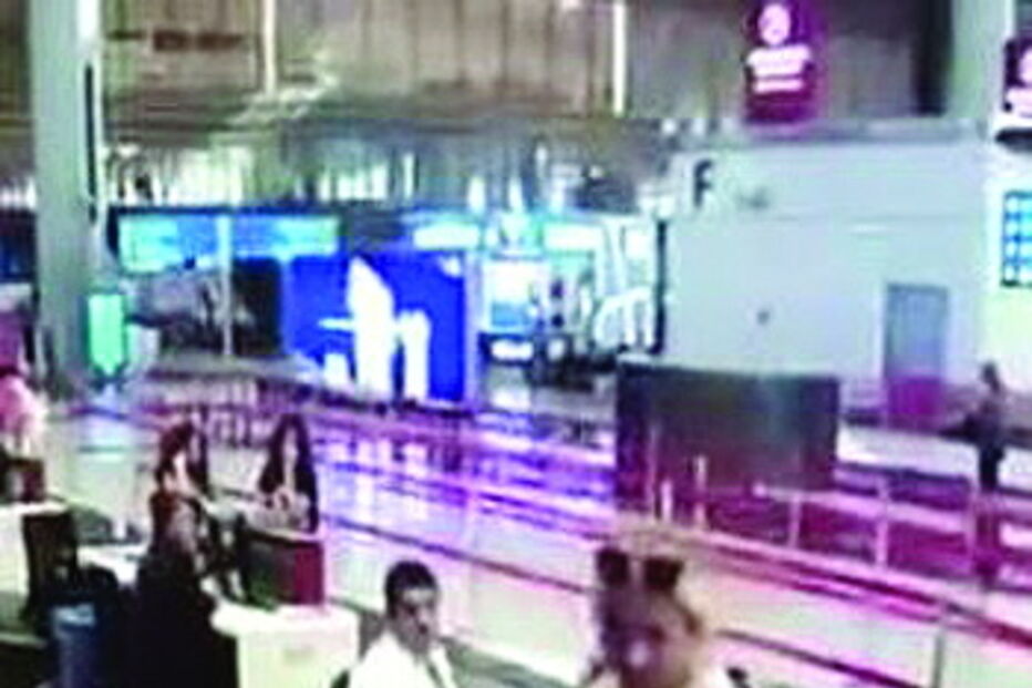 Mulher causa o caos no aeroporto de Istambul