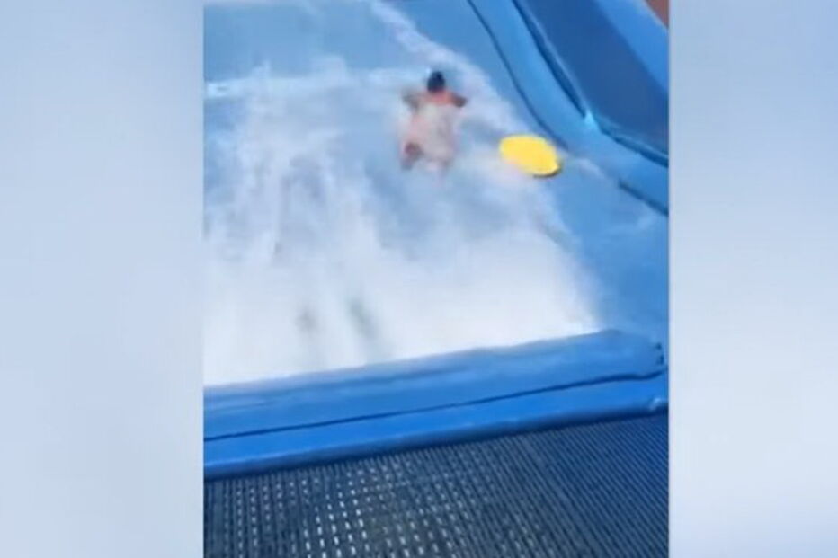 Diversão em parque aquático deixa mulher nua e quase paralisada