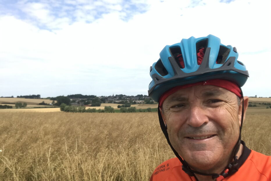Filipe Gaivão faz a etapa mais longa do desafio de bicicleta a caminho de Paris: 