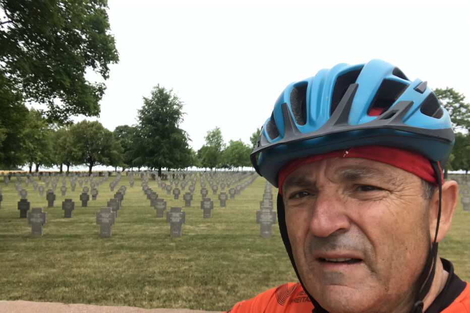 Filipe Gaivão faz a etapa mais longa do desafio de bicicleta a caminho de Paris: 