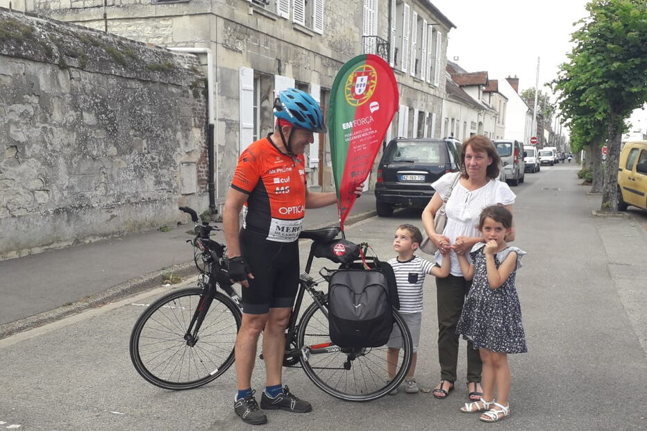 Filipe Gaivão faz a etapa mais longa do desafio de bicicleta a caminho de Paris: 