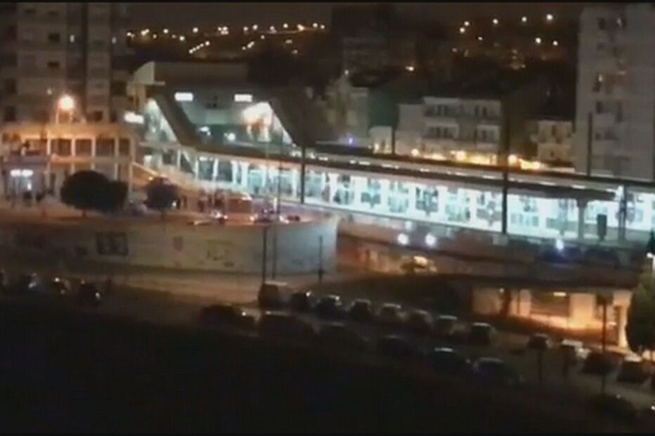 Três jovens esfaqueados e um polícia ferido durante rixa em estação de comboios de Queluz