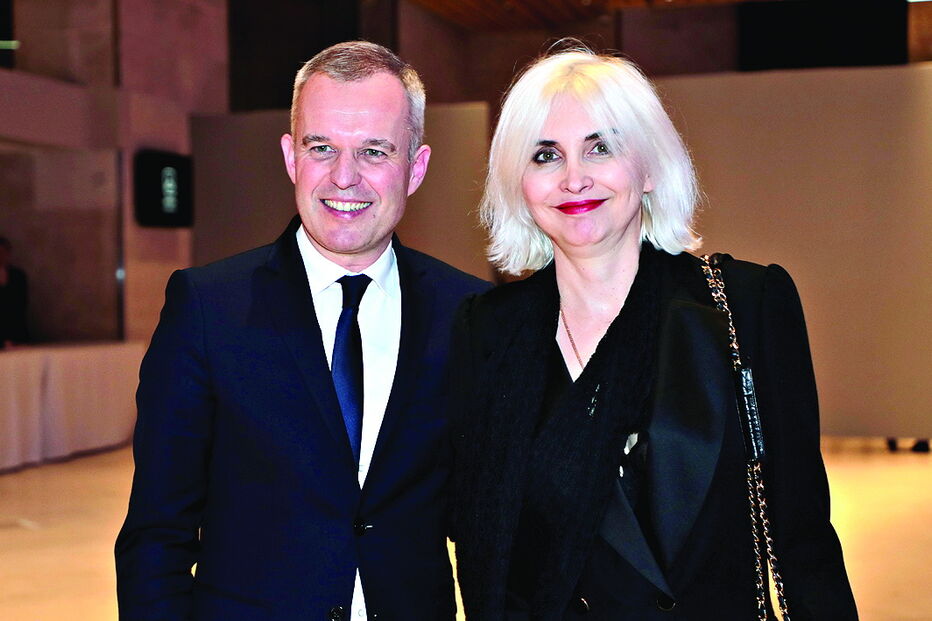 François de Rugy (com a mulher) foi acusado de esbanjar fundos públicos 