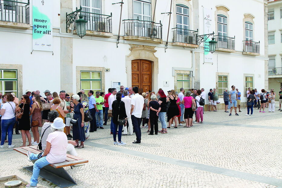 Manifestação de utentes devido à falta de condições no Hospital de Portimão
