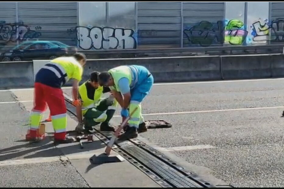 Vinte carros danificados após falha em junta de dilatação em acesso à Ponte Vasco da Gama