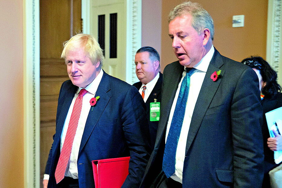 Darroch (dir.) diz que Trump rasgou acordo para destruir legado de Obama