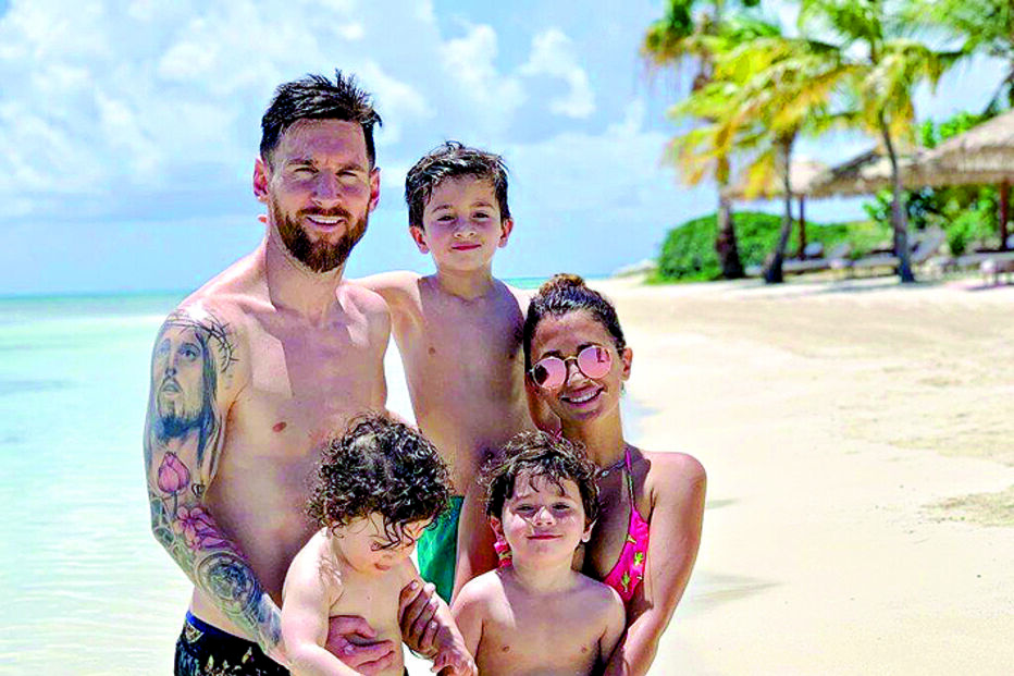 Lionel Messi e Antonella Roccuzzo têm três filhos em comum 