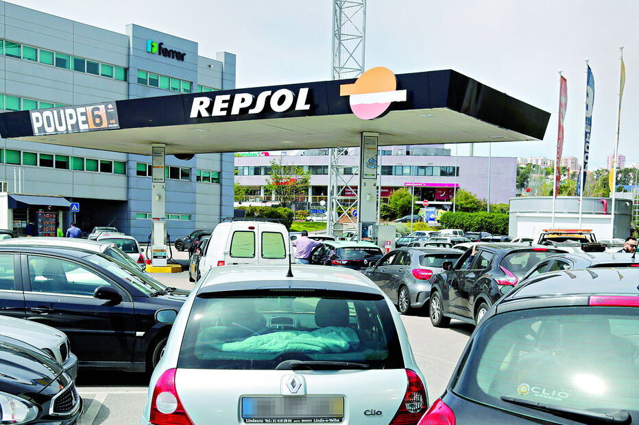 A última paralisação dos motoristas de matérias perigosas, antes da Páscoa, ditou uma corrida às gasolineiras 