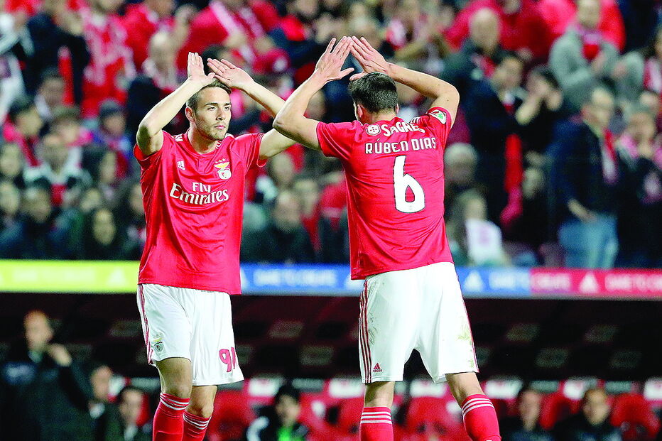 Nas substituições o jogador terá de sair pela linha que está mais próxima 