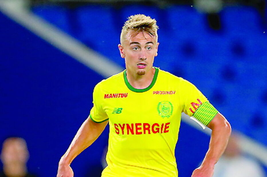 Valentin Rongier tem 24 anos e alinha no Nantes 