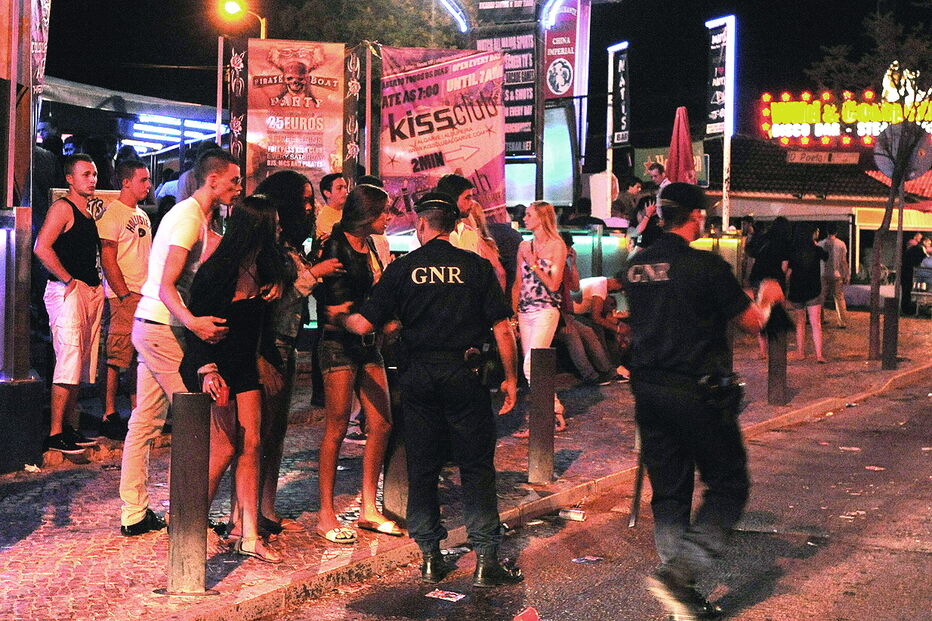 Operacionais do Grupo de Intervenção de Ordem Pública da GNR foram mobilizados para desacatos de madrugada  