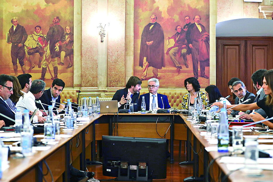 Deputados discutiram ontem e aprovaram as conclusões da comissão de inquérito. Trabalhos foram consensuais   