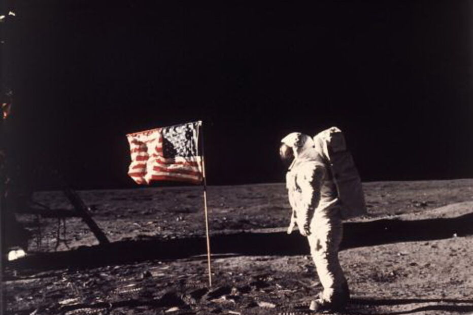 Neil Armstrong e Buzz Aldrin desceram à lua em 1969