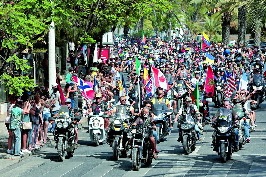 Milhares de motards despediram-se ontem da cidade de Faro