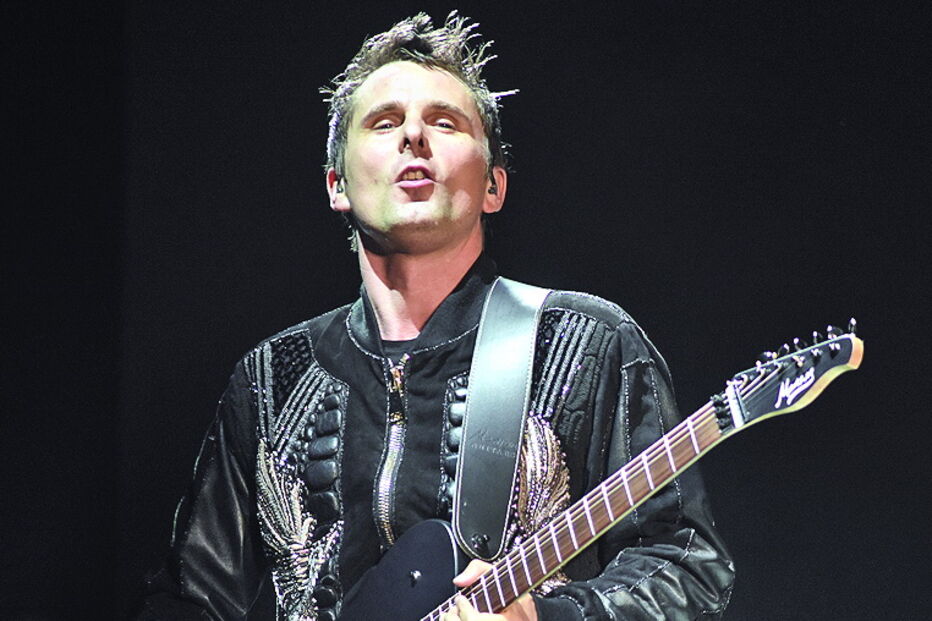 Matt Bellamy - guitarras e voz O líder dos Muse tem 41 anos e nasceu em Cambridge, no Reino Unido. É o vocalista, guitarrista e teclista da banda que formou em 1994, em Devon. É o principal compositor dos Muse, que já se chamaram Rocket Baby Dolls.