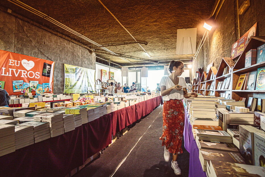 2019-07-25_19_39_55 Feira do Livro.jpg