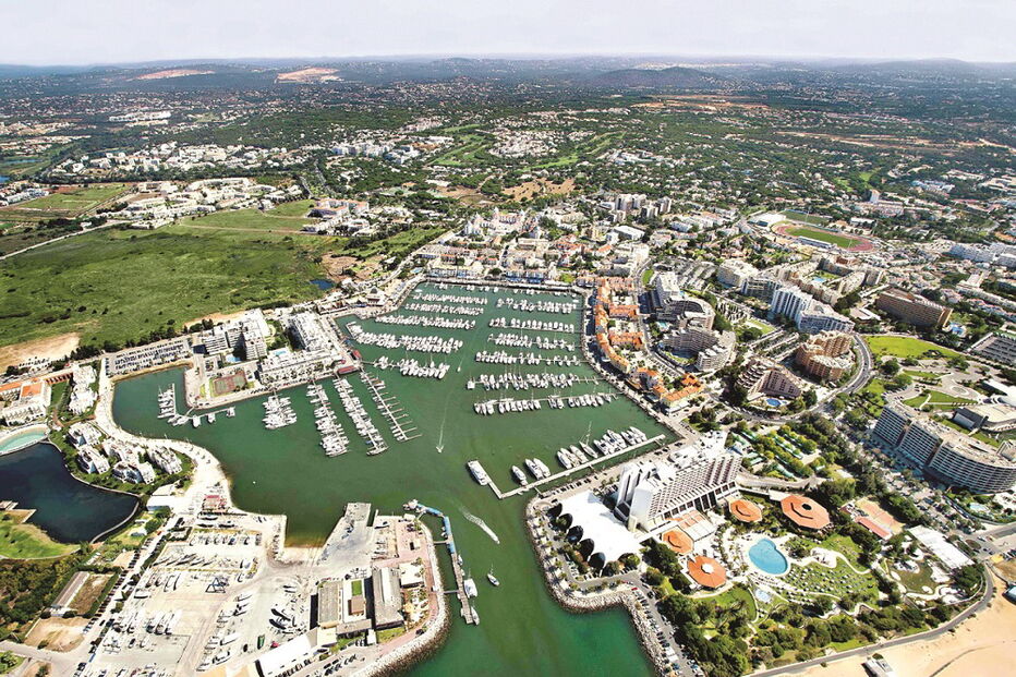Está em causa uma área de 57,4 hectares junto à Marina de Vilamoura e à praia da Rocha Baixinha