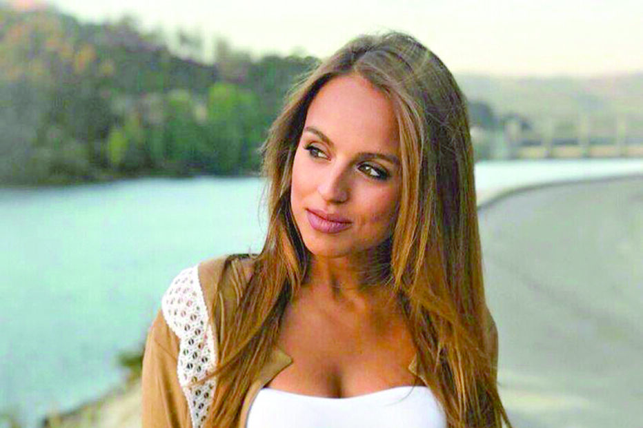 Cristiana Gonçalves Pereira acompanha Sérgio  Oliveira no regresso ao FC Porto 