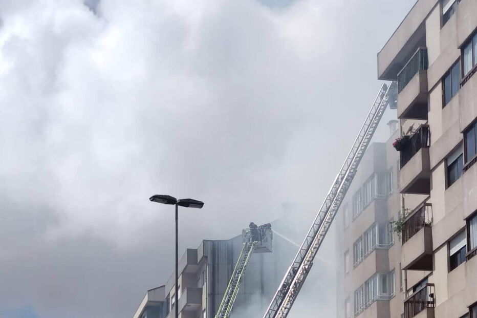 Incêndio deflagra em edifício no Porto	