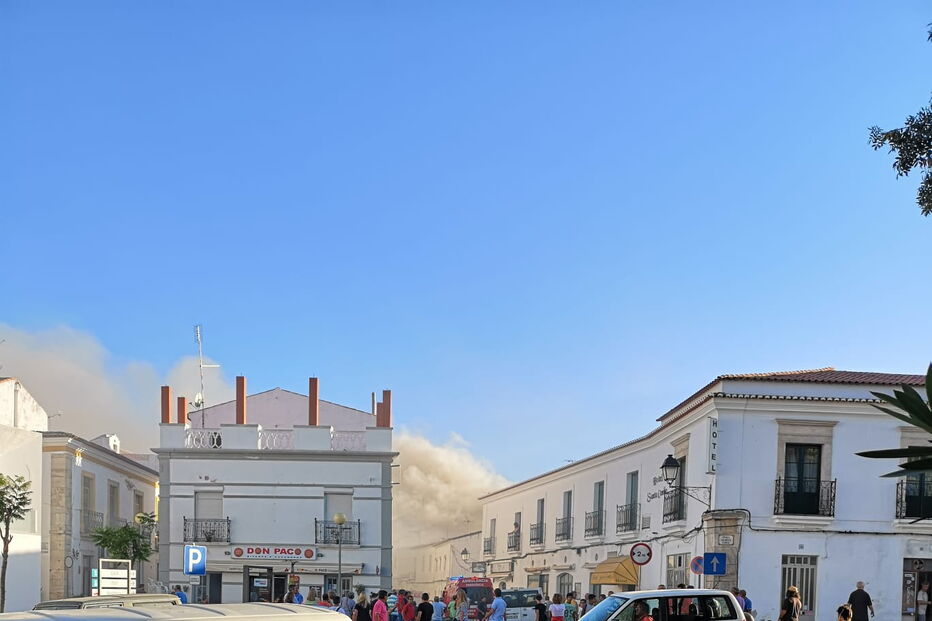 Incêndio numa habitação provoca dois feridos e cinco desalojados em Moura