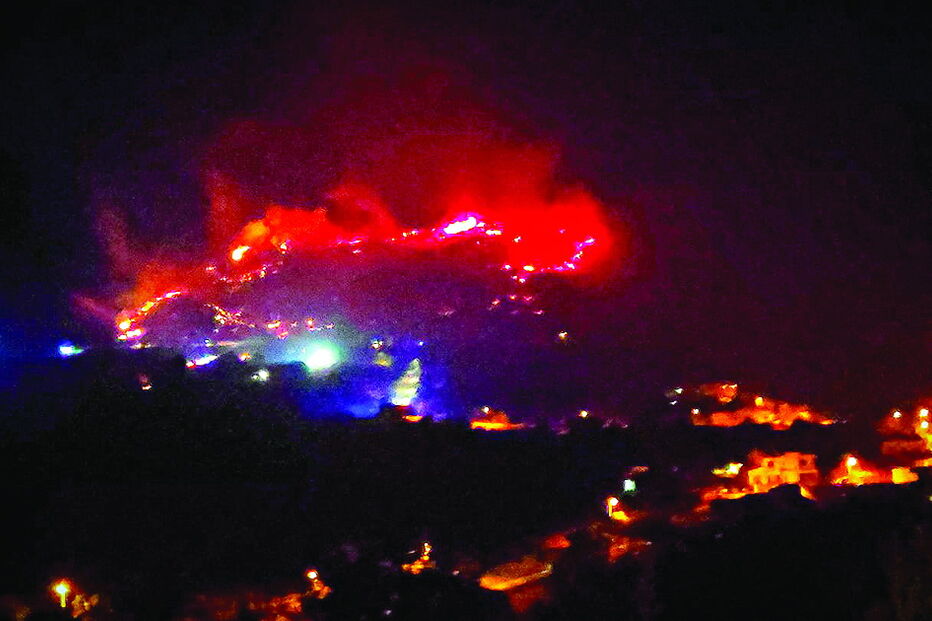Incêndio deflagrou a meio da noite, no sítio do Cerro dos Negros, perto de Salir 