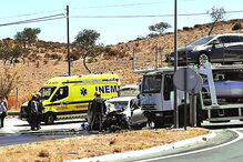 Mulheres sofreram ferimentos após colisão com camião na EN122   