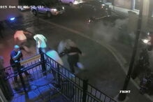 Pessoas correm durante tiroteio em massa, em Ohio