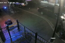 Pessoas correm durante tiroteio em massa, em Ohio