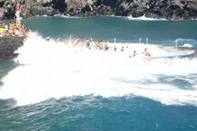 Ondas gigantes geram pânico a banhistas em piscina natural nos Açores