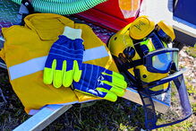 Inclui dolmans, calças, luvas e óculos   