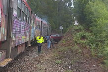 Linha do Vouga cortada após colisão entre comboio e carro