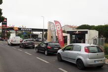 Greve de motoristas ainda não começou e as filas já são longas