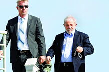 Lula da Silva vai continuar detido numa cela especial criada para ele na Superintendência da Polícia Federal, em Curitiba