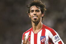 João Félix brilha em duelo com Cristiano Ronaldo