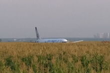 Avião colide com pássaros e provoca 23 feridos após aterragem de emergência na Rússia