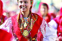 Mordomas exibem trajes e peças de ouro na Romaria da Senhora d’Agonia, em Viana do Castelo