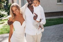 Éder com a mulher e o filho