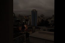 Incêndios na Amazónia fazem cair a noite em São Paulo às 15h00