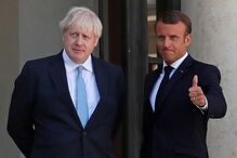 Macron lembrou a Johnson que a salvaguarda da fronteira irlandesa visa preservar a paz na Irlanda do Norte