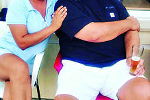 Funcionária do Café dos Mestres, na Fuseta, tirou fotografia com ele