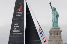 Greta Thunberg chega a Nova Iorque após viagem alternativa