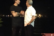 Futebolista do Benfica Ljubomir Fejsa diverte-se na noite lisboeta com amigo