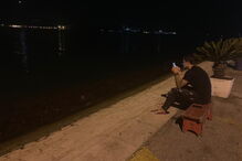 Futebolista do Benfica Ljubomir Fejsa diverte-se na noite lisboeta com amigo