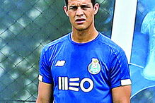 Yordán Osorio esteve emprestado ao V. Guimarães na última época