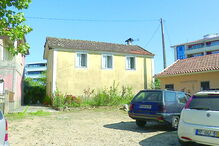 Mulher caiu de uma das janelas do 1º andar