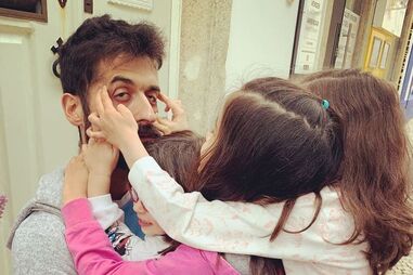 António Raminhos com as filhas