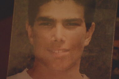 Celebridades mostram ‘looks’ de máscara