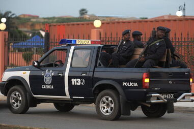 Polícia angolana