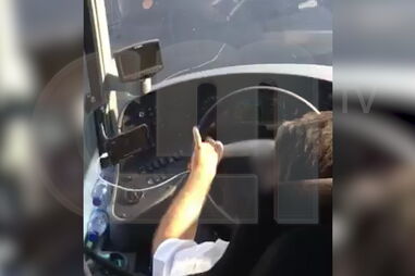 Motorista de autocarro vê 'Senhor dos Anéis' no telemóvel a conduzir de Coimbra para Lisboa